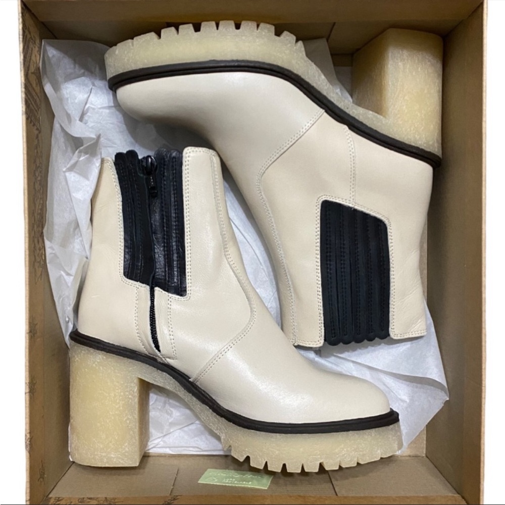 NEW FREE PEOPLE James Chelsea Boots White Leather Chunky Gum Sole - Picture 16 of 16